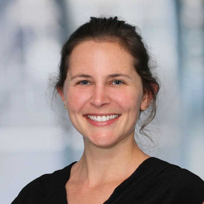 Frau Lara Berg