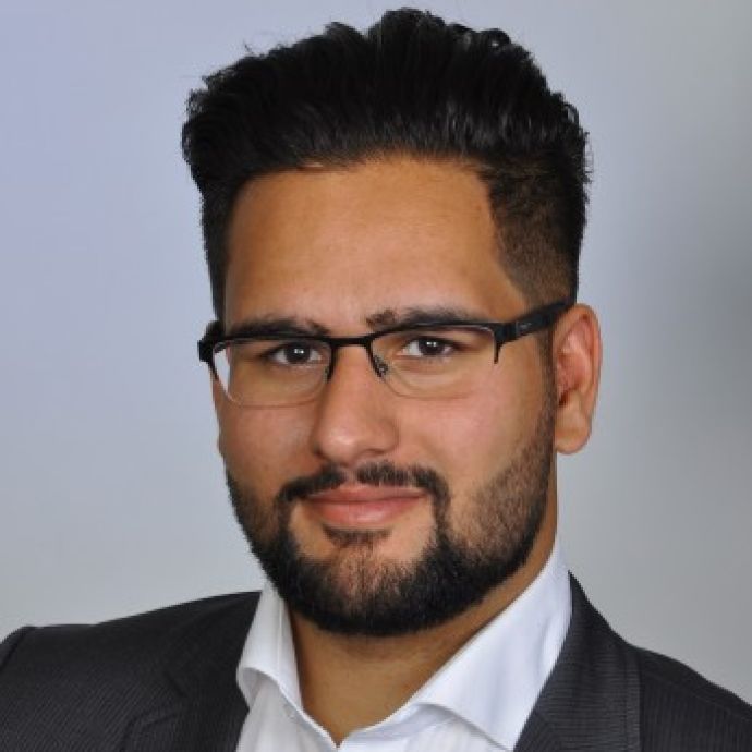 Herr Vivek Sehra