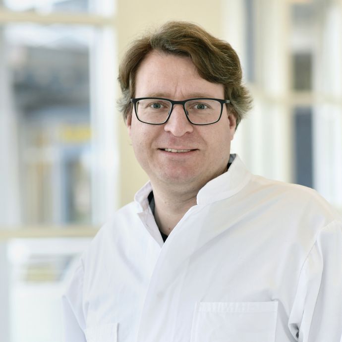 Dr. med. Jonas Johannink
