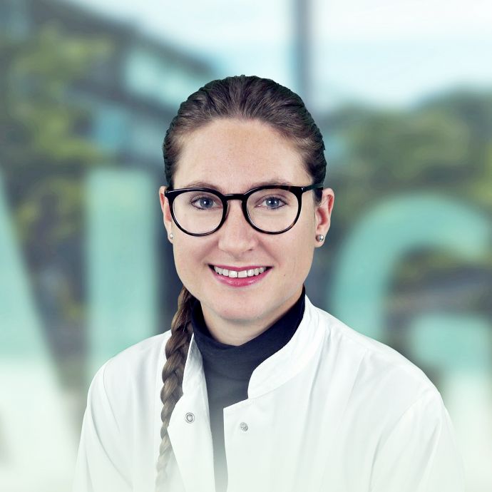 Dr. Lisa Vanessa Strudel, FEBO