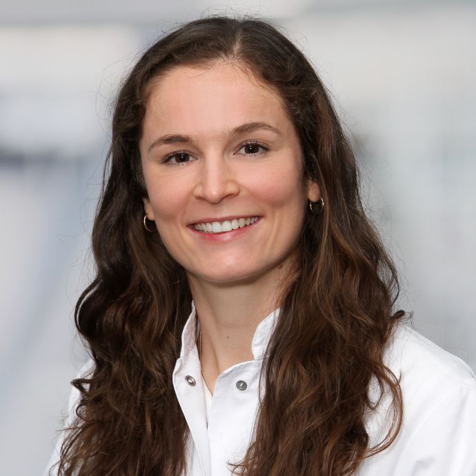 Dr. Miriam Osewold