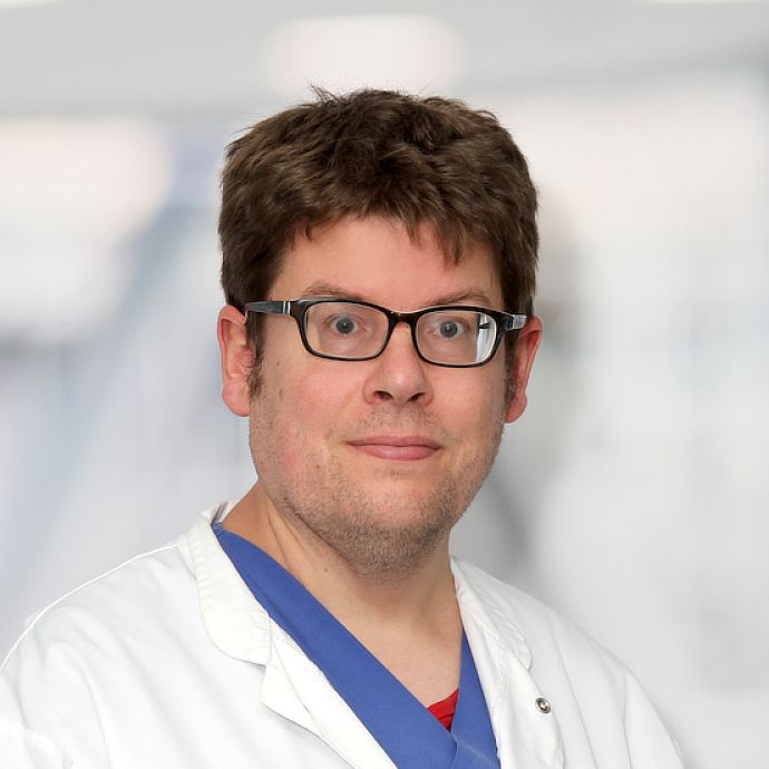 Dr. med. Philipp Henn