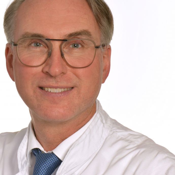 PD Dr. Dr. Sebastian Hoefert