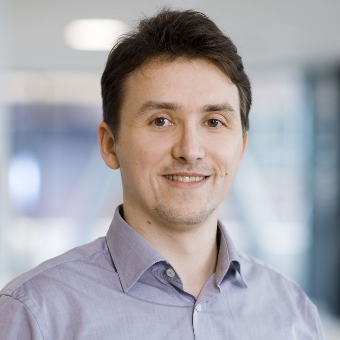 Dr. Dominik Blum