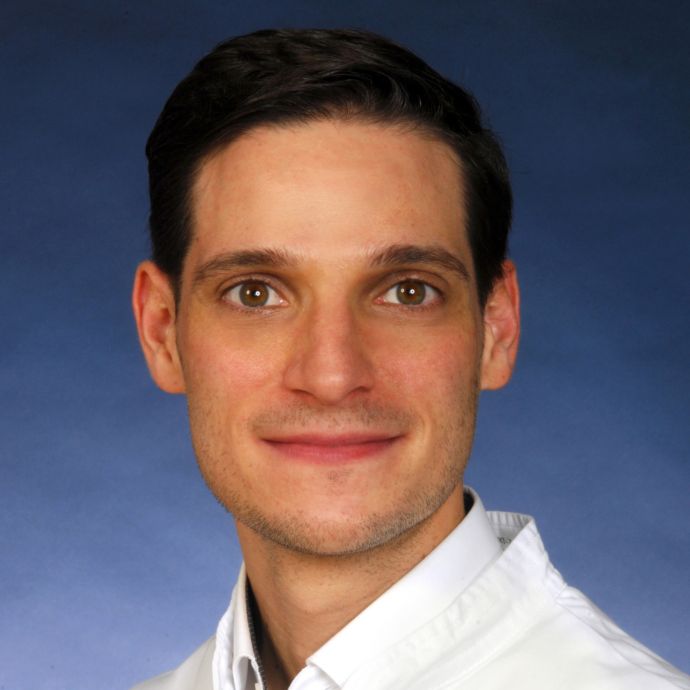 Dr. Andreas Naros