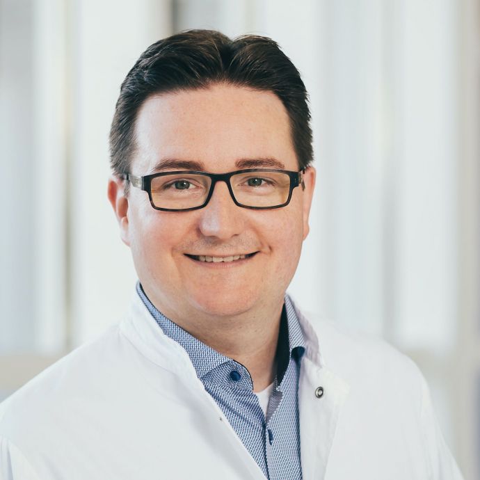 Dr. Tobias Lindig