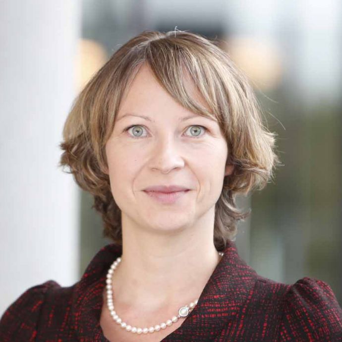 Frau Miriam Stengel