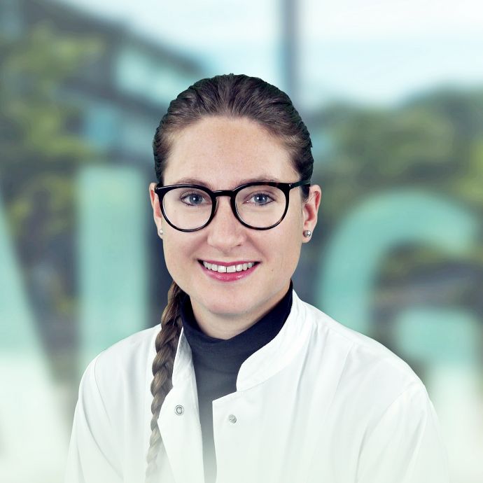 Dr. Lisa Vanessa Strudel, FEBO
