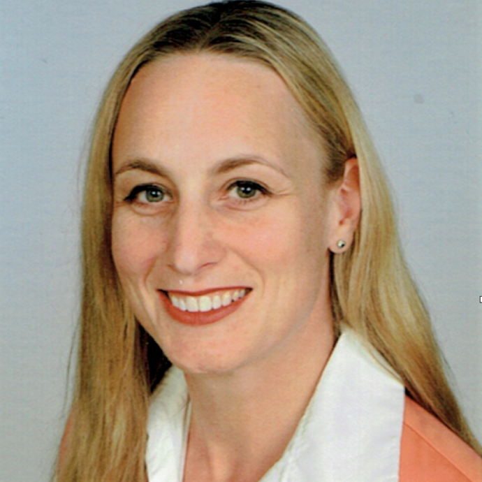 Frau Dr. Monica Klaeren
