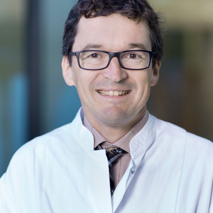 Dr. med. Dominik Bleß-Martenson