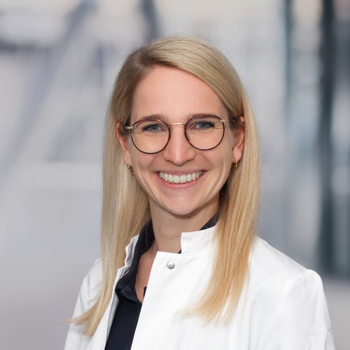 Dr. Elena Kuster