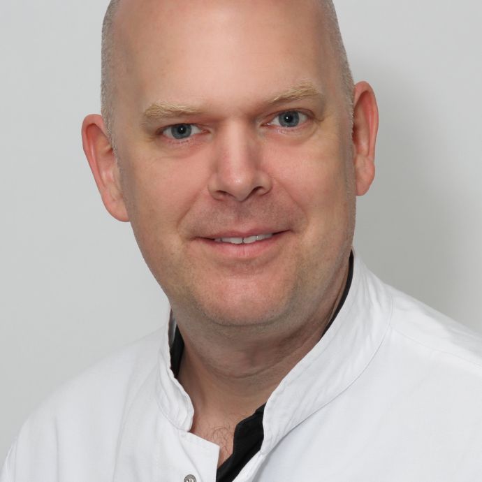 Dr. Michael Koeppen