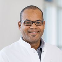 Porträt Prof. Dr. Steven Warmann