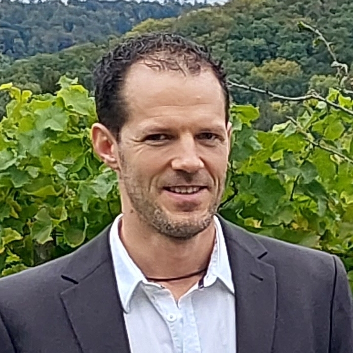 Dr. Patrick Schneeweiß