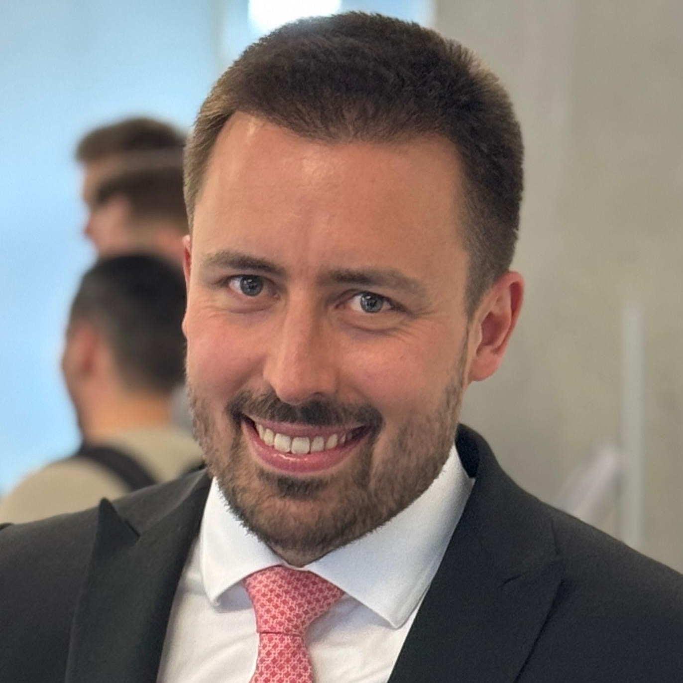 PD Dr. med. Dr. med. univ. Arne Estler