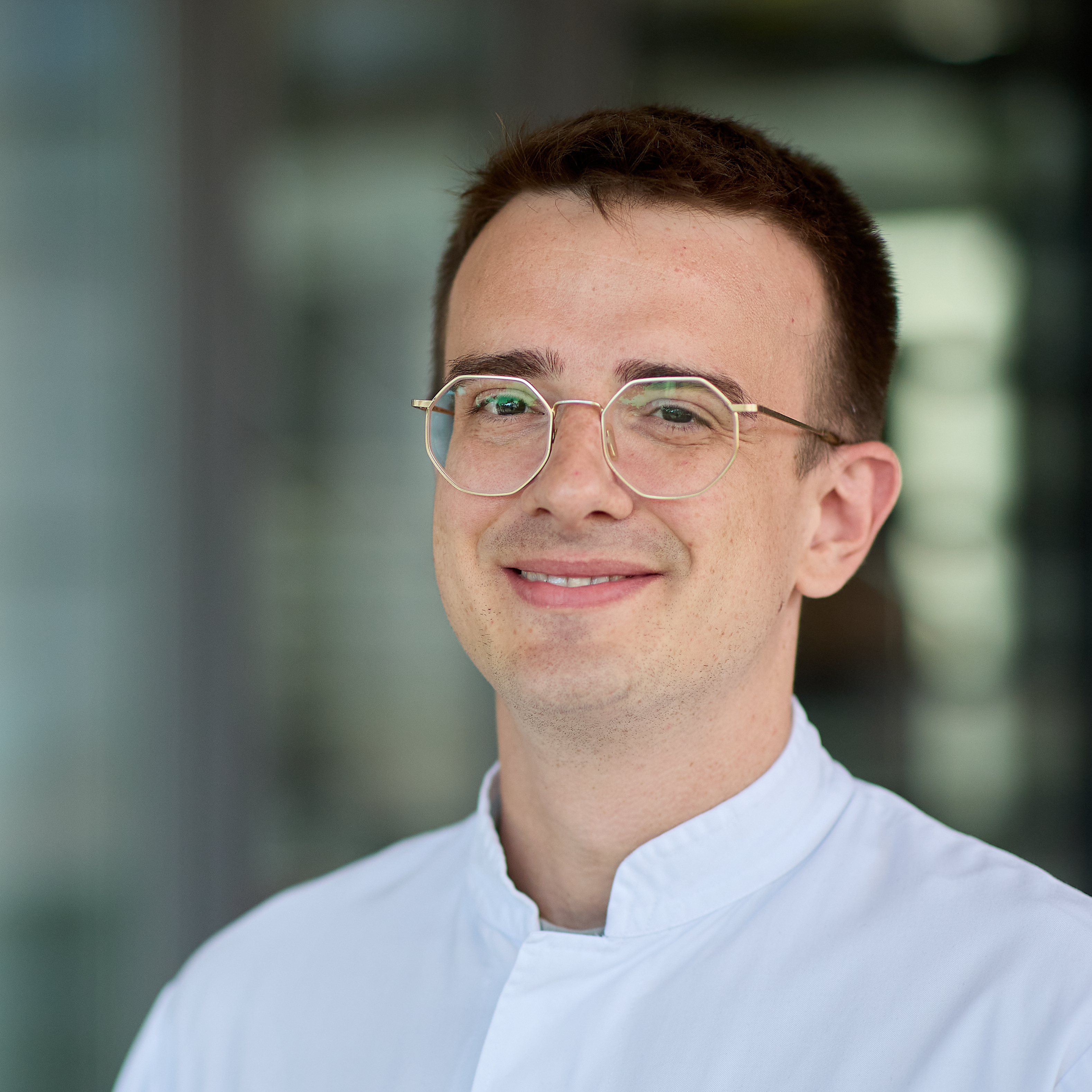 Dr. Vlatko Potkrajcic, dr. med (univ. Zagreb)