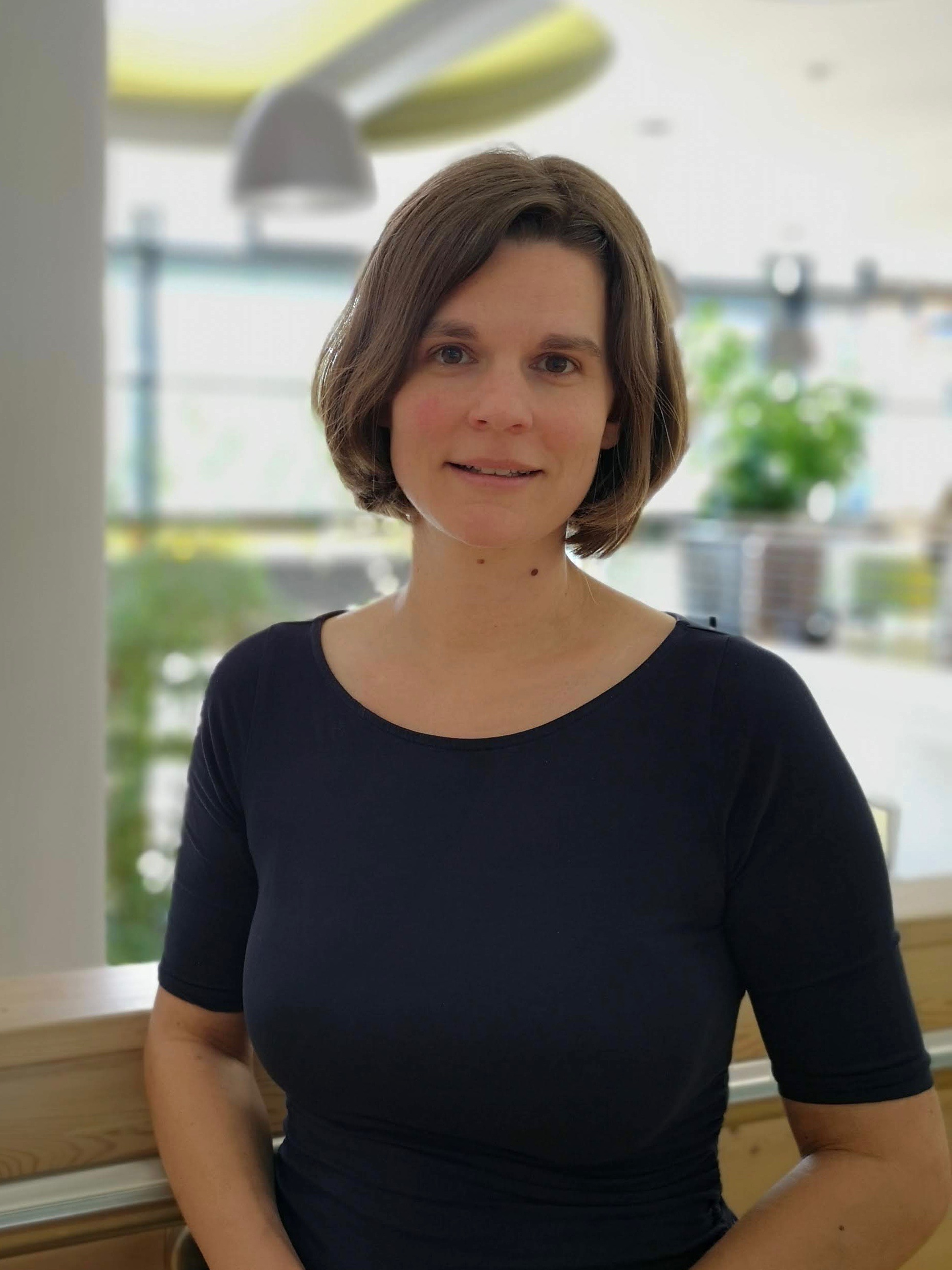 Dr. Kerstin Velten-Schurian