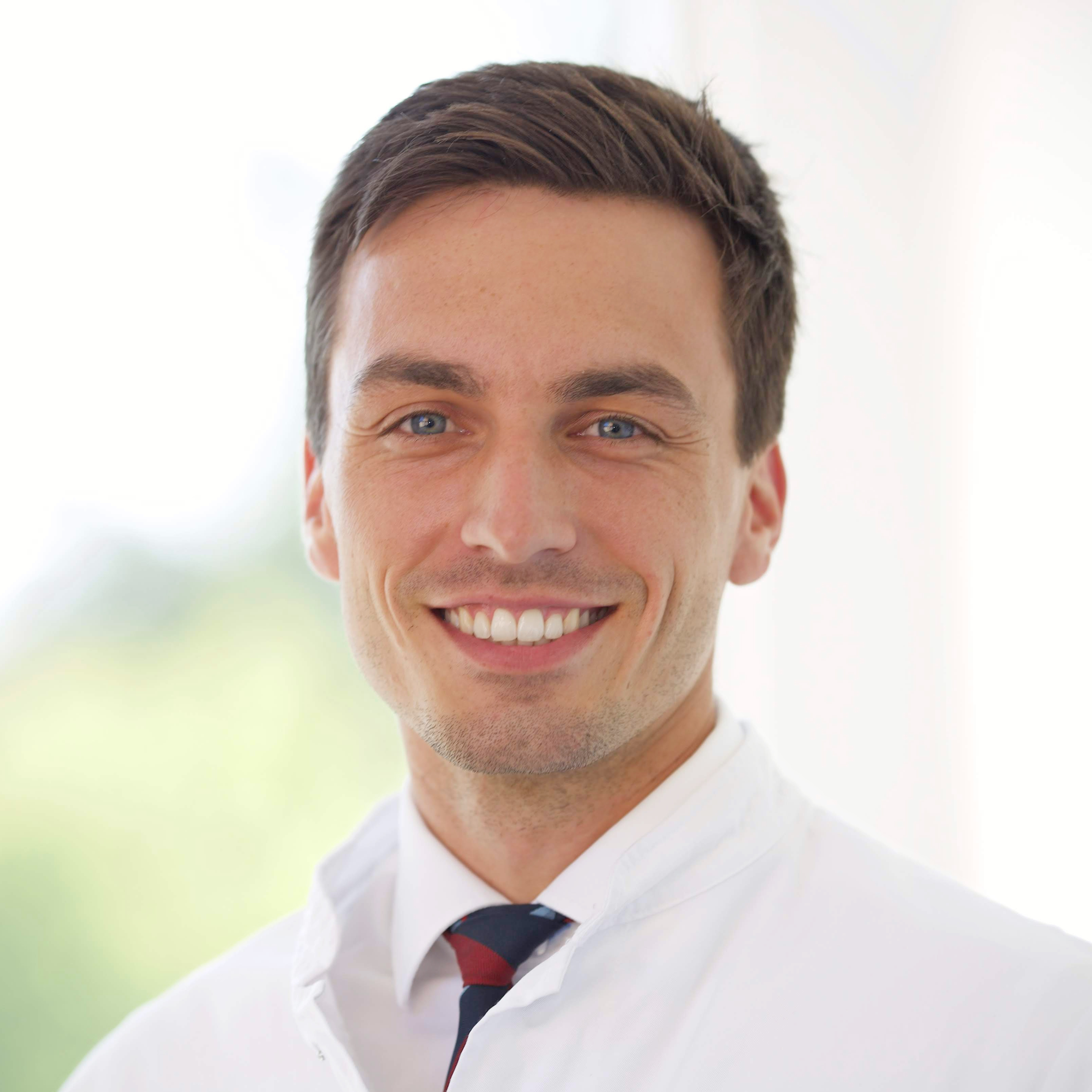 Dr. med. Dr. med. univ. Tobias Spingler