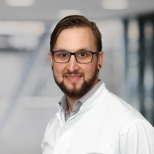Dr. med. Mark Simon