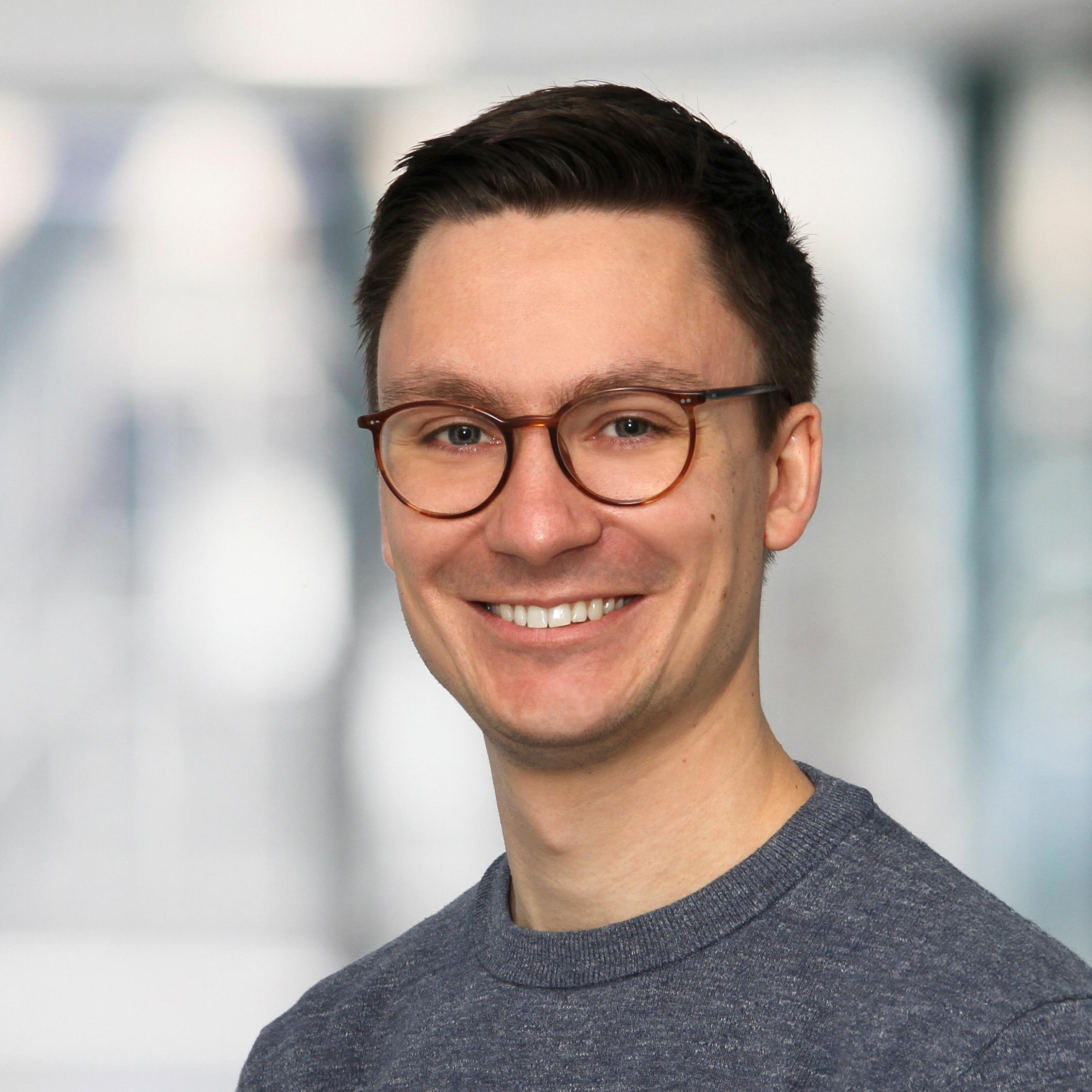 Herr Raphael Dinauer