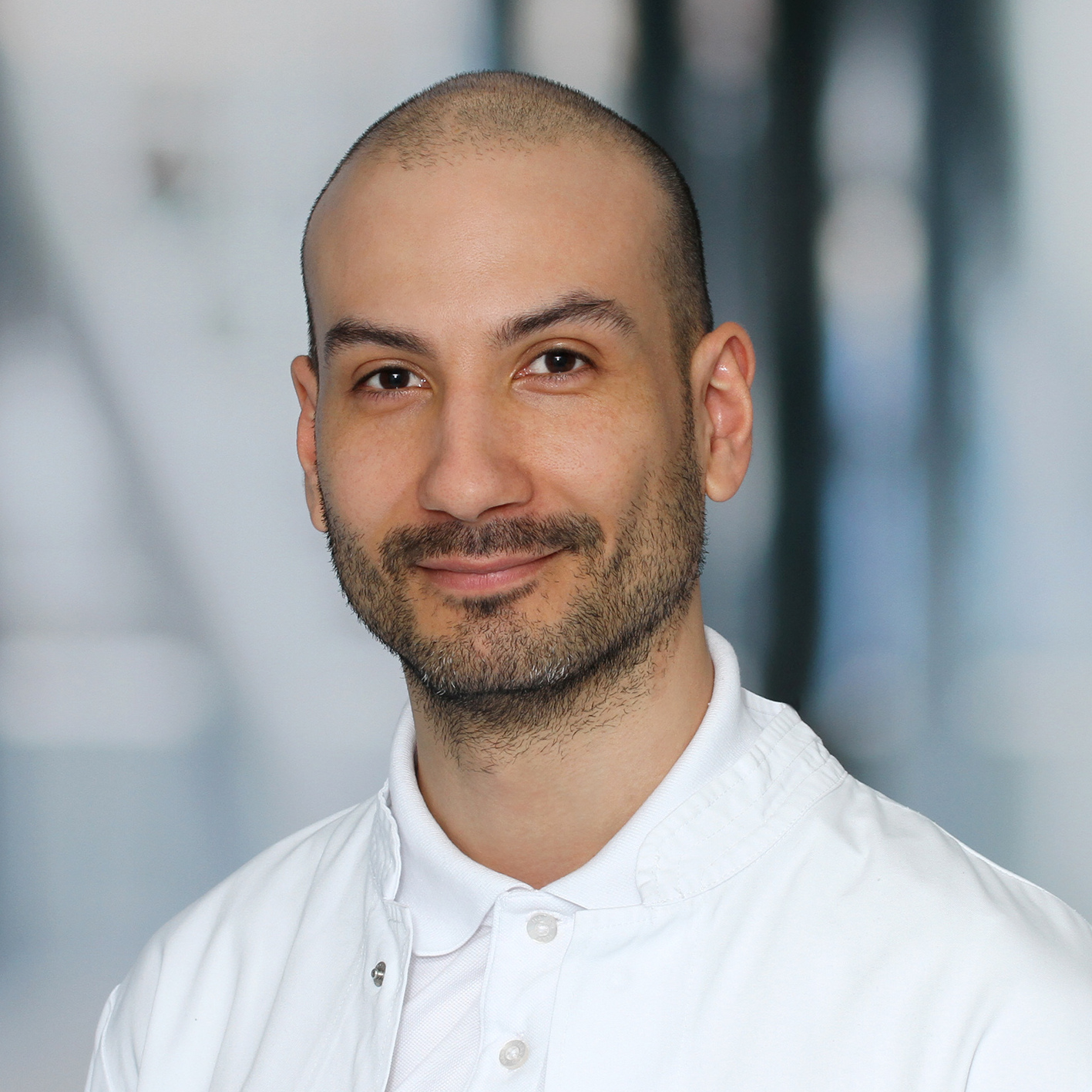 Herr Igor Menezes-Wolfram