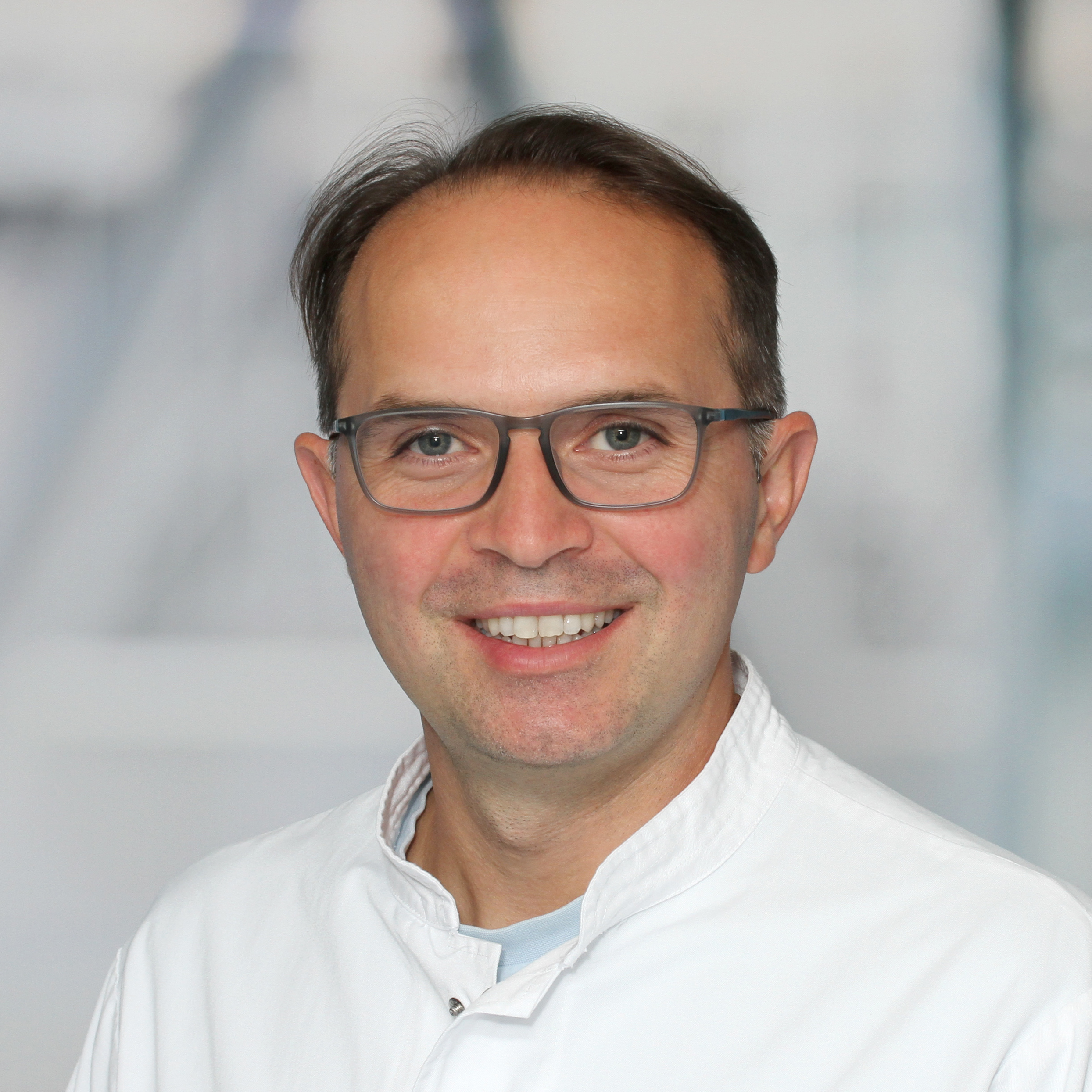 Dr.med. Fatos Ballazhi