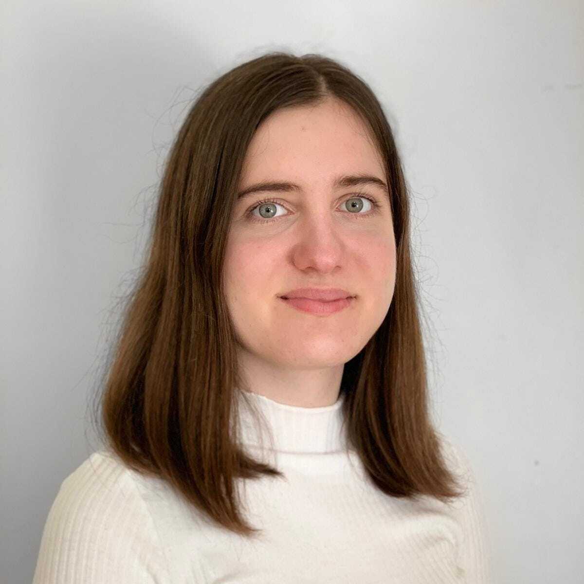 Frau Julia Marie Dung