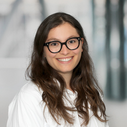 Frau Hannah Velthaus