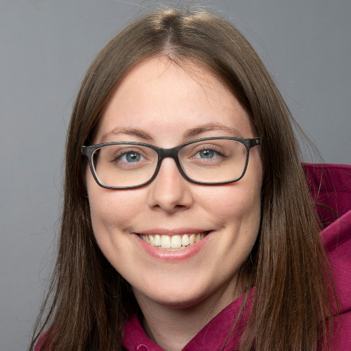 Frau Katrin Bauer