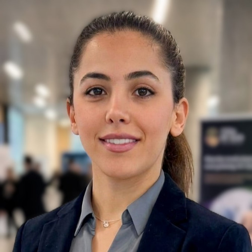 Frau Elnaz Olyaei