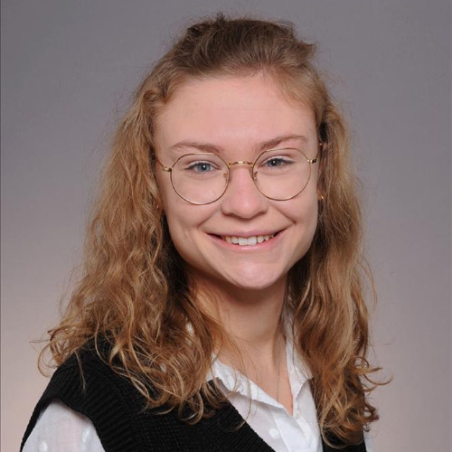 Frau Jacqueline Jörg